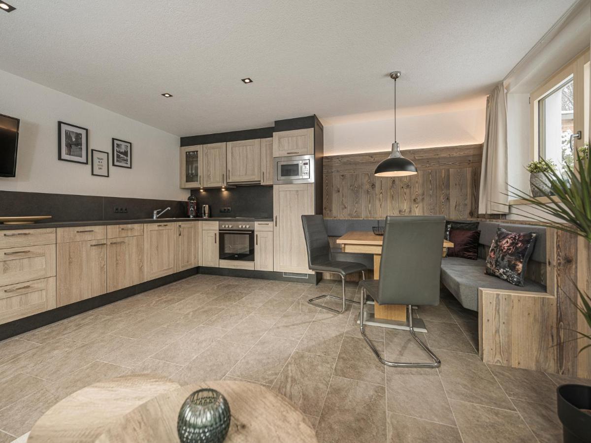 Appartement Christoph Ried im Zillertal Bagian luar foto